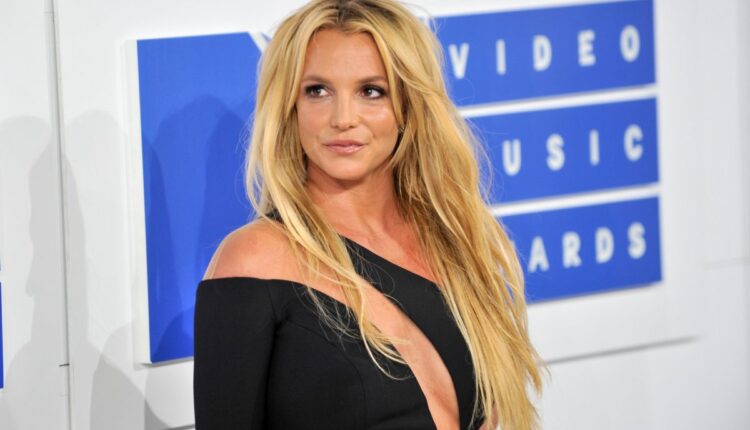 Britney Spears attending the 2016 MTV Video Music Awards