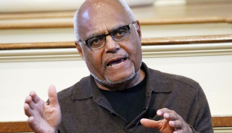   Official: 1960s civil rights activist Robert Moses has died |  App top news

