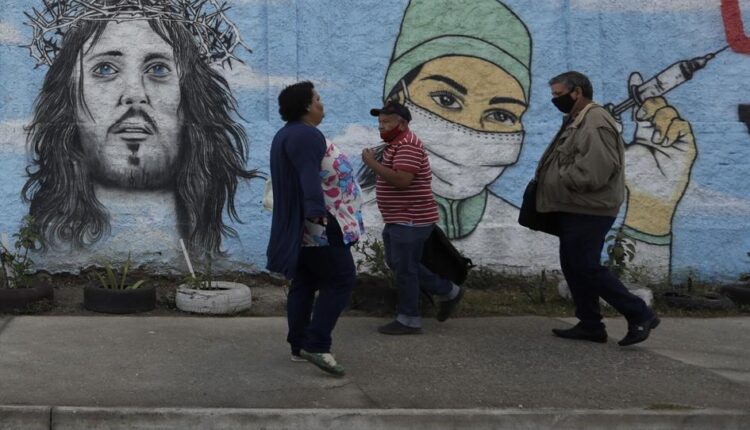   Brazil begins mass vaccine trial in poor neighborhood of Rio |  App top news

