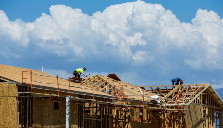 Mixed signals, but the economy is on track - San Bernardino Sun.

