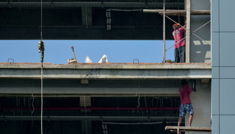 Indonesian economy is growing for the first time in five quarters

