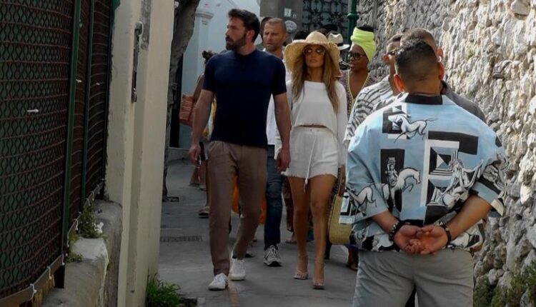 Italy recaptures attention of tourists, charms celebrities Clooney, Jolie