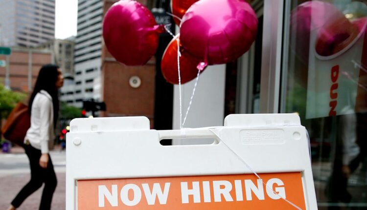 Job Report July: The US economy created 943,000 jobs last month


