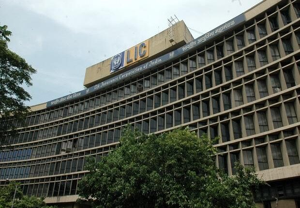 Call for clarity: Investors reach government door, request details on LIC-IPO

