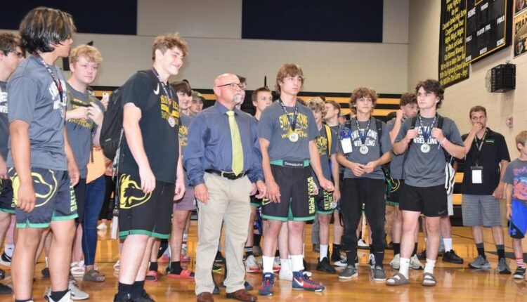   Prep Wrestling: Steve Thorpe recognized for his contribution to the sport |  Secondary school

