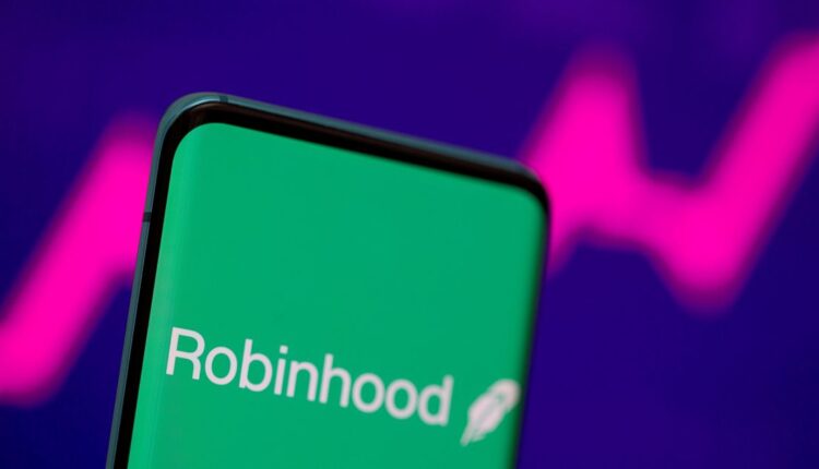 Robinhood shareholders: are we getting crypto wallets and are we getting hoodies?

