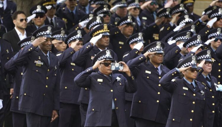   Hundreds gather for the funeral of the killed Chicago policeman |  App top news

