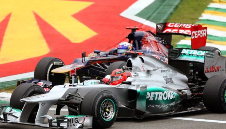 Daniel Ricciardo remembers a duel with "the god of this sport"

