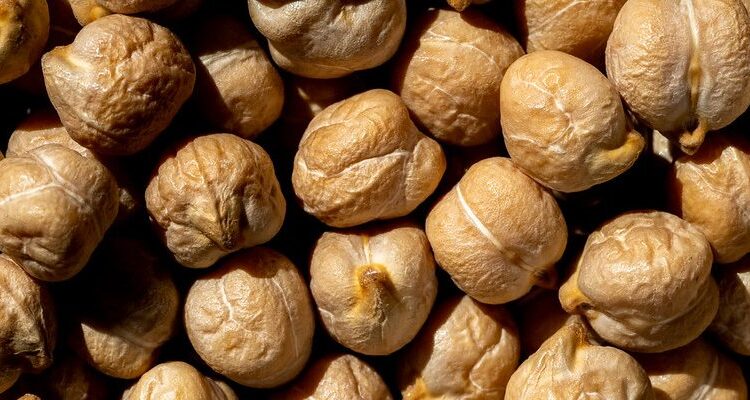 What explains the sudden SEBI ban on futures contracts in Chana?

