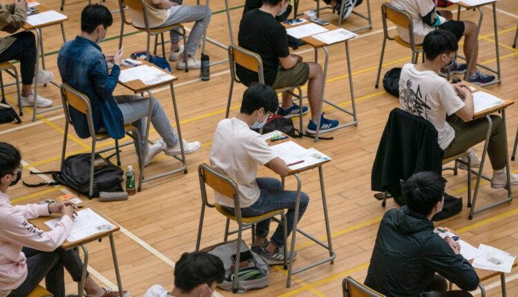   China's crackdown on the tutoring sector leads to protests |  Economic and business news

