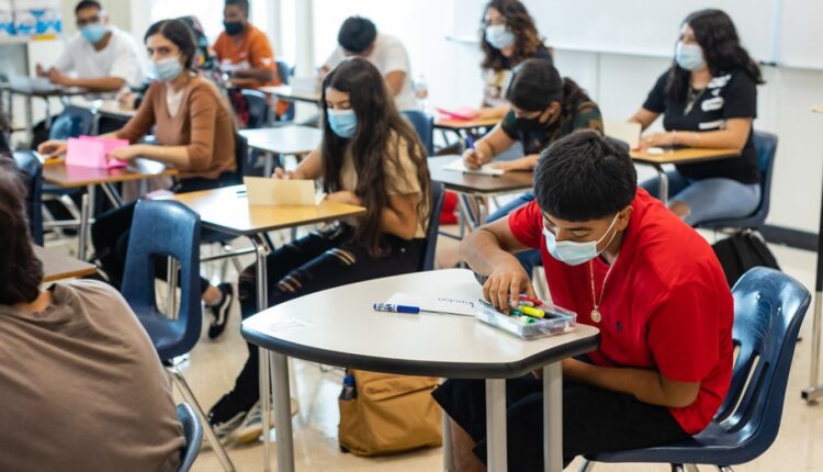Report Says "Inadequate" COVID Precautions Are Costing Texas' Economy

