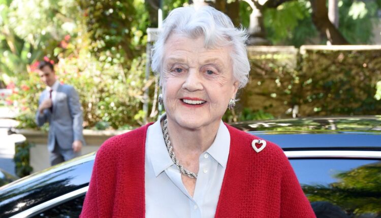 The 20 Oldest Living Celebrities in 2021