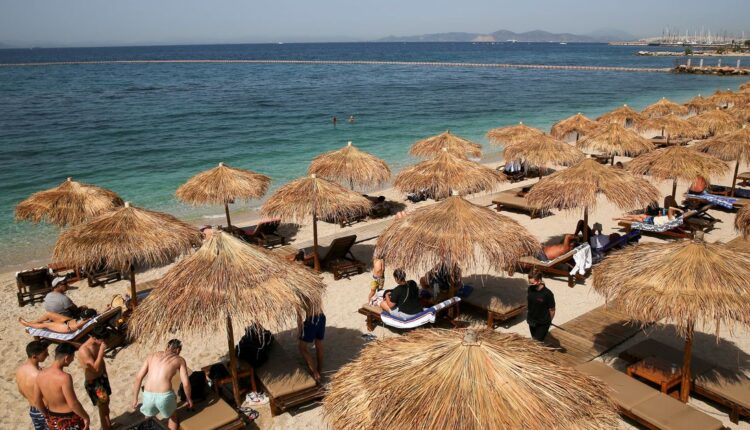 Greece extends pandemic support as the economy rebounds this year

