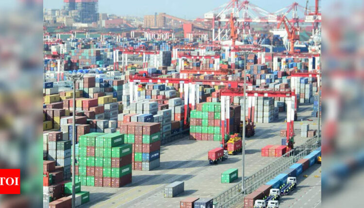 China's economy is hit by Delta as consumers pull out


