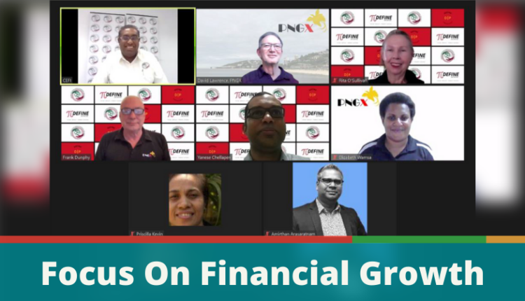   Focus on financial growth |  Loop PNG

