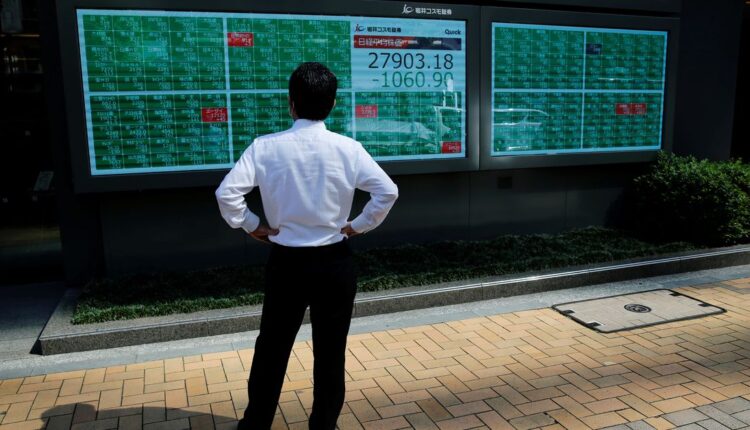 Asia hesitantly divides as oil hits 3-year high

