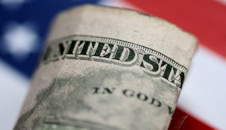 Column: Dollar policy of hedge funds: longer for longer

