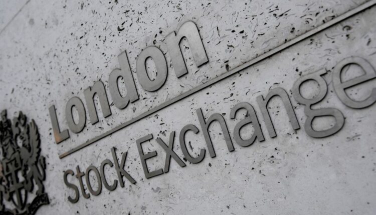   US stocks rebound on economic optimism;  Dollar pauses rally

