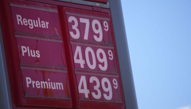 Poll: Americans are mad at the economy amid inflation problems

