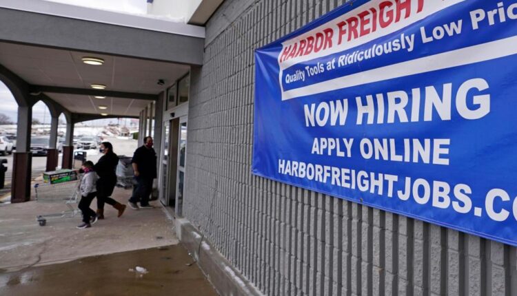 Inflation is weighing on the American economy, says a survey

