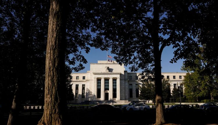 US regulators say that issuers of "stablecoins" like banks should be monitored

