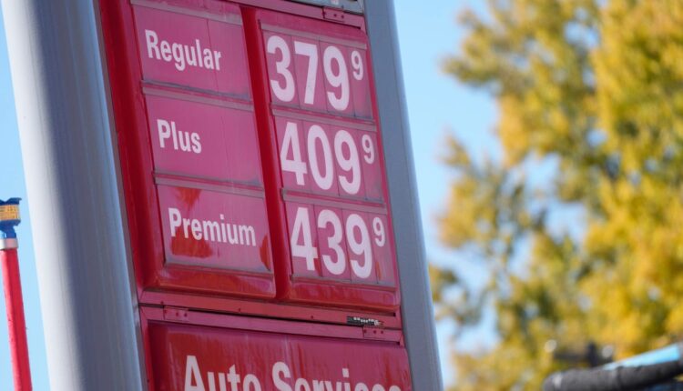 Why are oil prices so high if the US remains one of the largest producers in the world?

