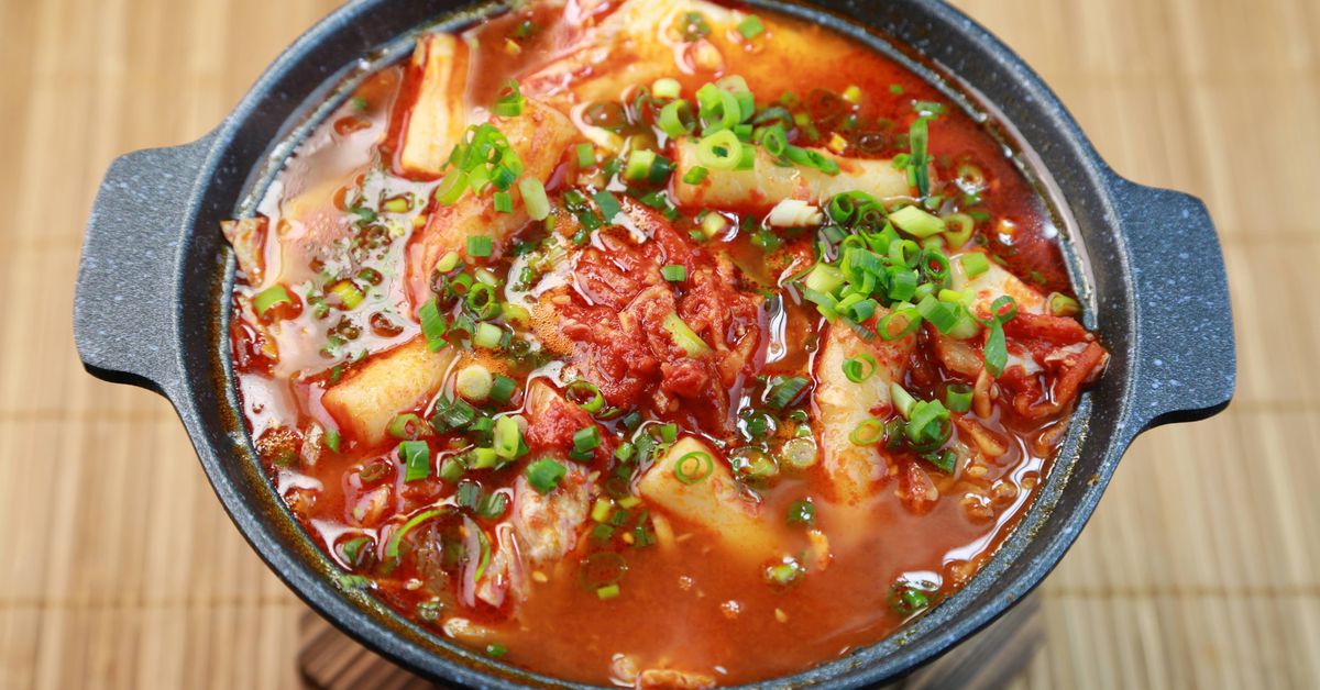 South Korea's "Kimchi Premium" Vaporizes;  Major Cryptos Crash on Fed Minutes, Ongoing Global Uncertainty