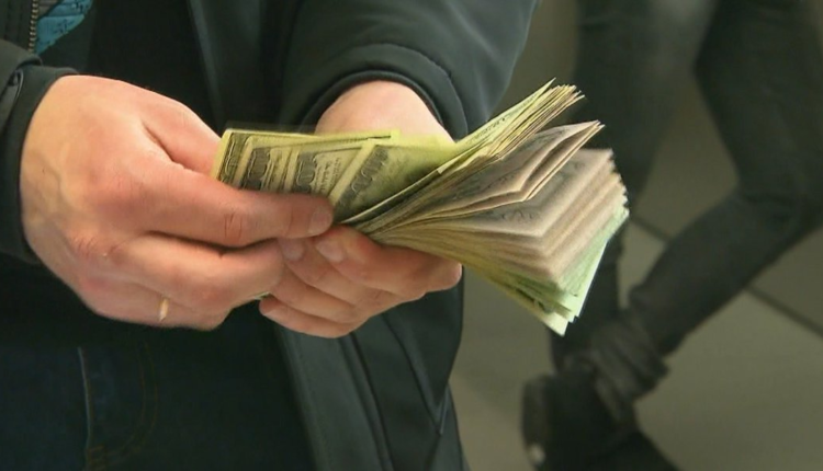 Local economists forecast a slow 2023

