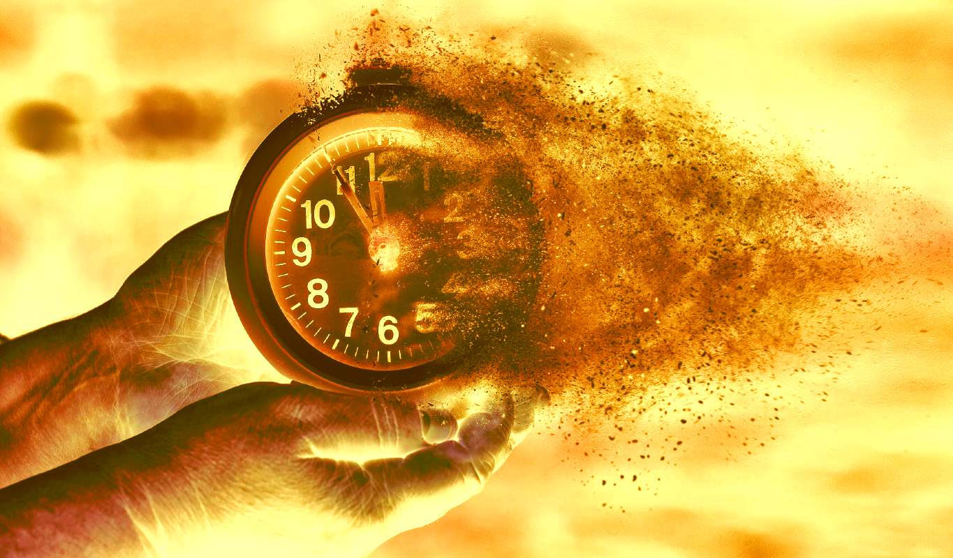 Rich Dad Poor Dad author says the biggest real estate crash of all time is imminent and cites BTC and precious metals as the answer