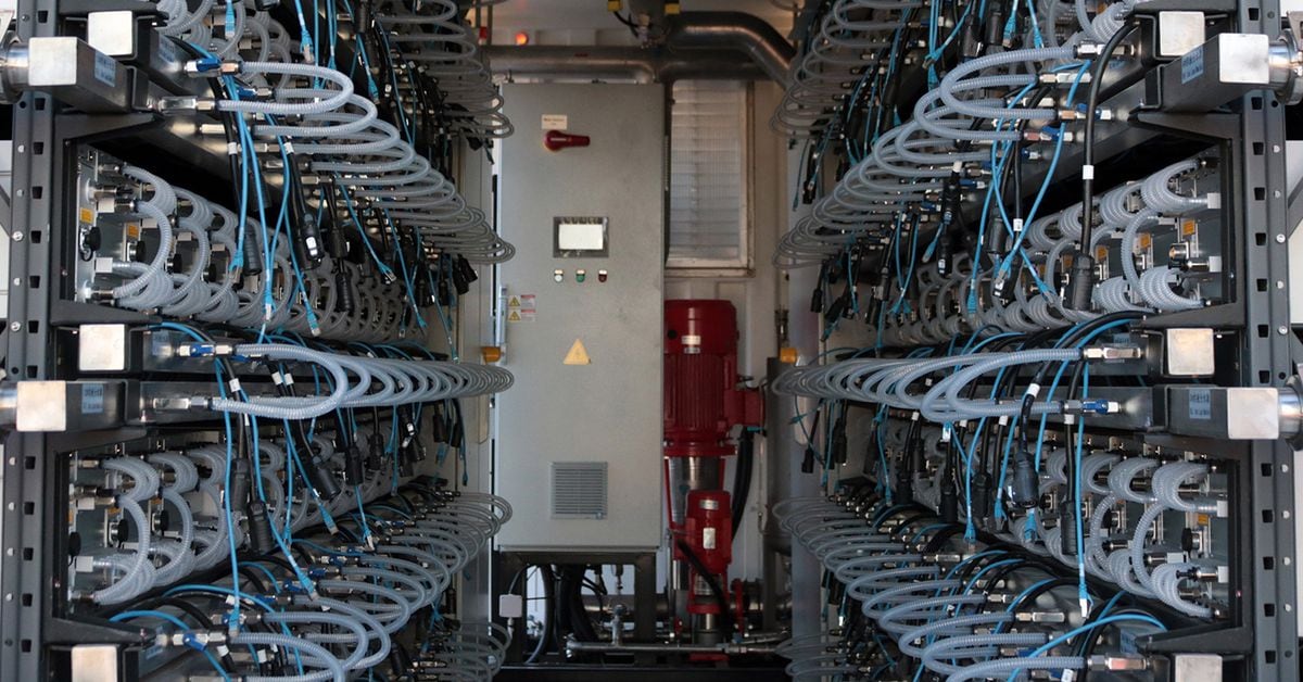 Bitcoin miner AntPool refunds record $3 million BTC transaction fee