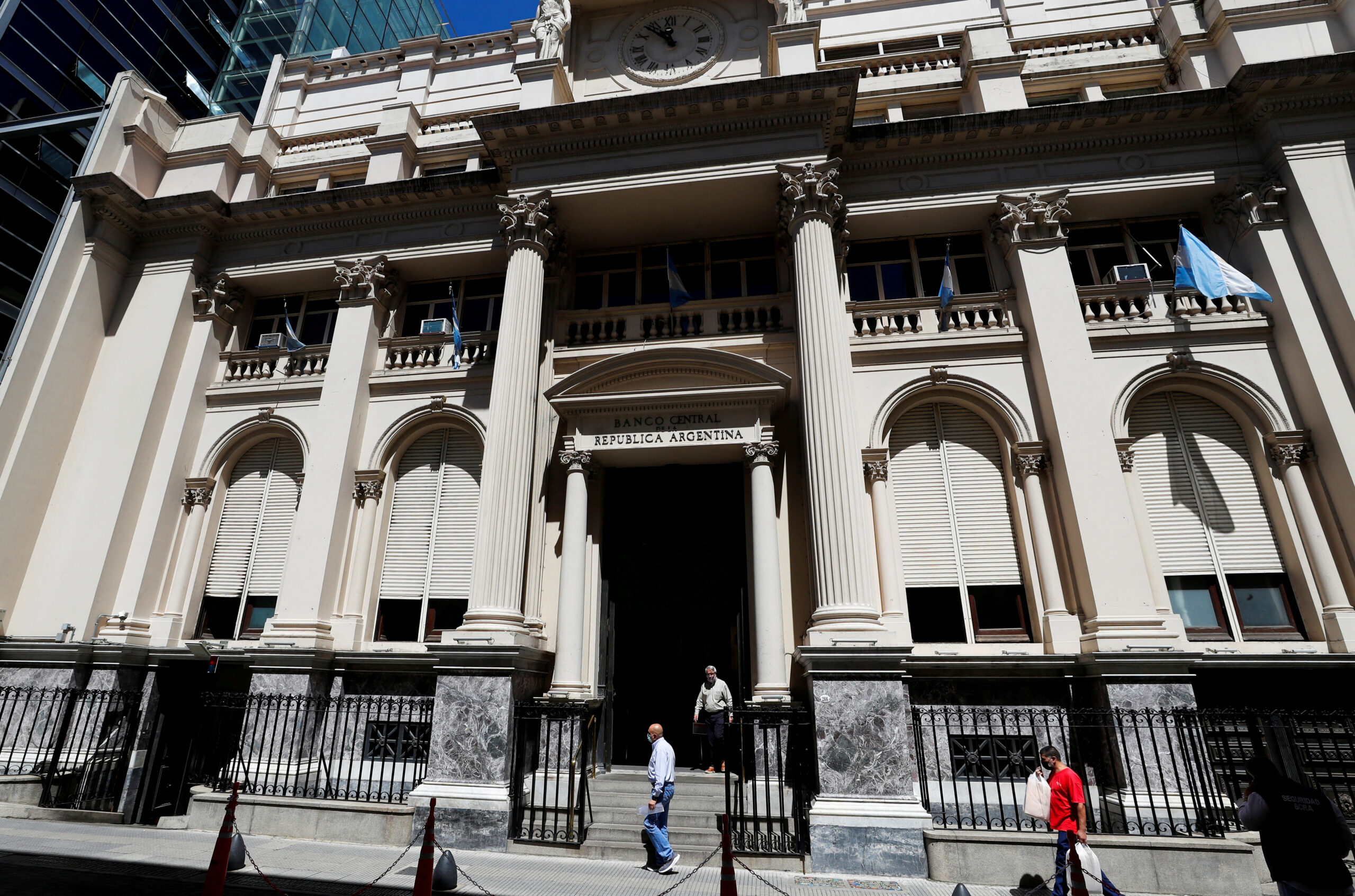 Central bank cuts financial instruments after devaluation spiral