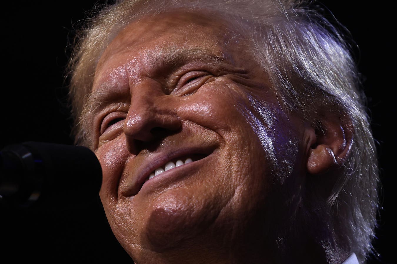 Shock: Trump's crypto leaks trigger a 300 percent price drop after Bitcoin support